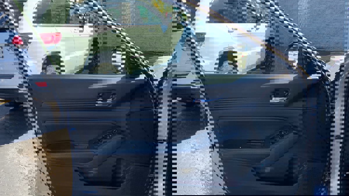 Used 2024 Nissan Altima 2.5 SV image 18