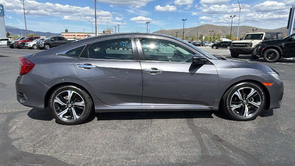 Used 2016 Honda Civic Touring image 2