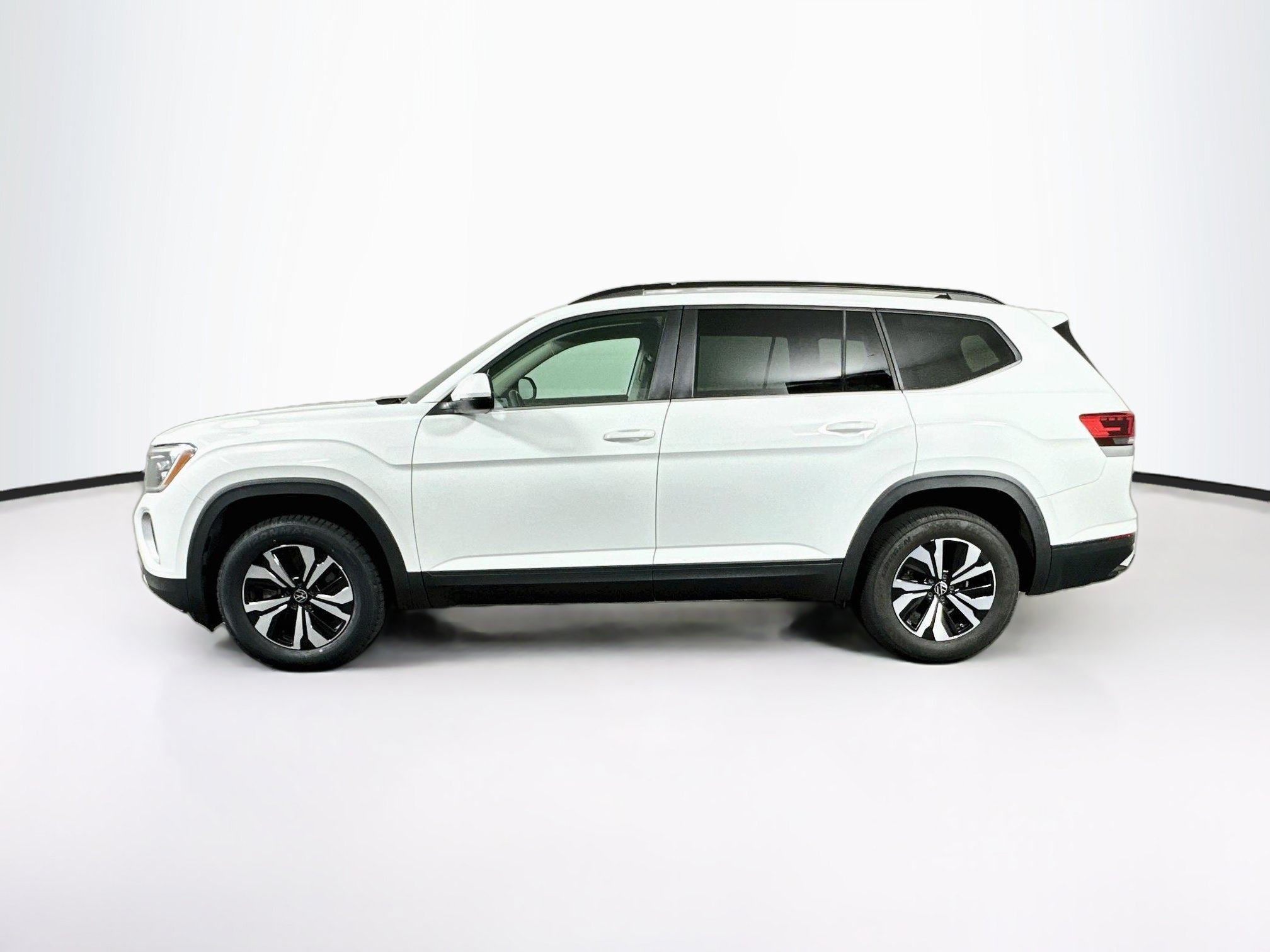 Used 2024 Volkswagen Atlas SE FWD image 4
