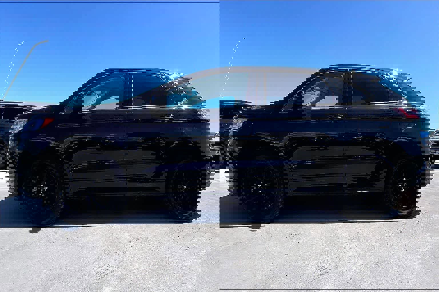 Certified 2024 Ford Edge SE w/ Black Appearance Package AWD/4WD image 3