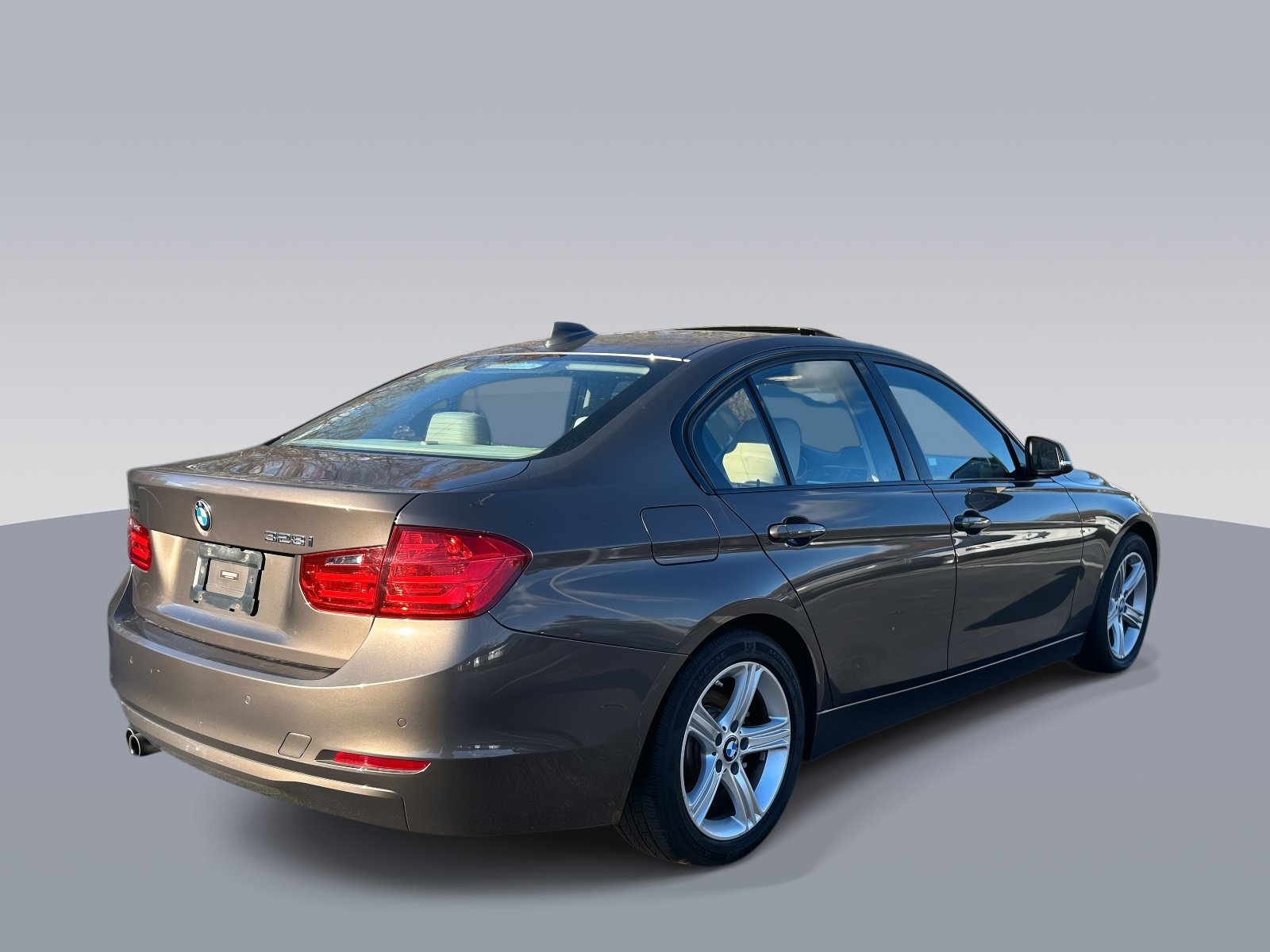 Used 2015 BMW 328i Sedan RWD image 3