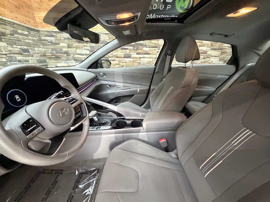 Used 2024 Hyundai Elantra SEL w/ Convenience Package image 11