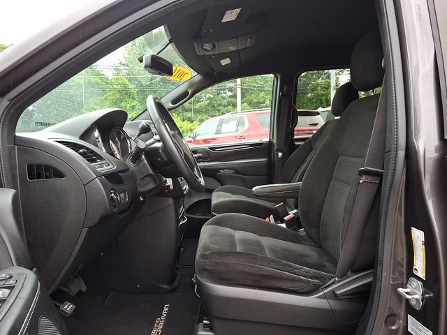 Used 2016 Dodge Grand Caravan SE FWD image 24