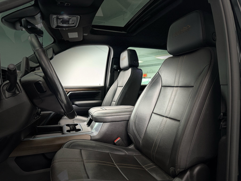 Used 2024 Chevrolet Silverado 2500 High Country w/ High Country Premium Package AWD/4WD image 13