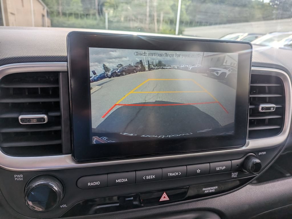 Used 2020 Hyundai Venue SE FWD image 19