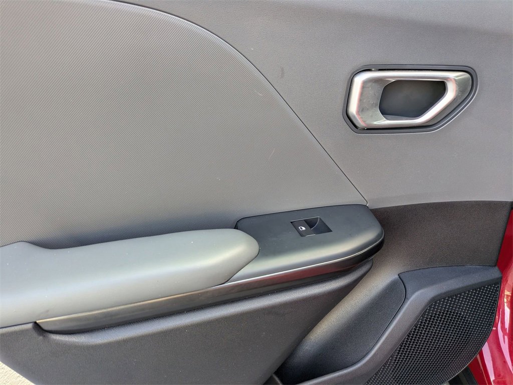 Used 2025 Kia K4 LXS image 25