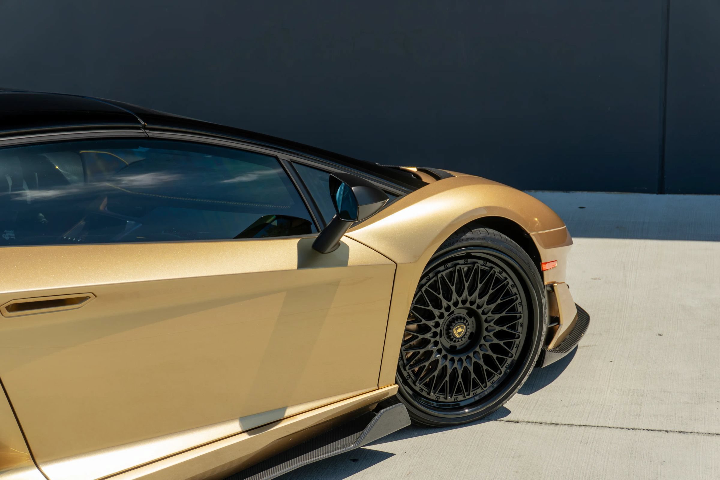 Used 2020 Lamborghini Aventador SVJ AWD/4WD image 44
