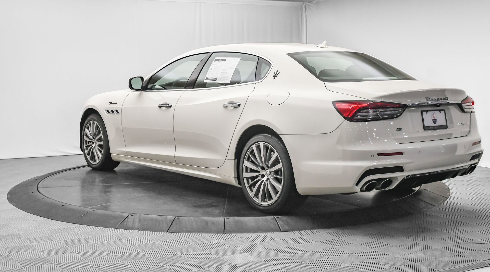 Used 2022 Maserati Quattroporte Modena Q4 image 5