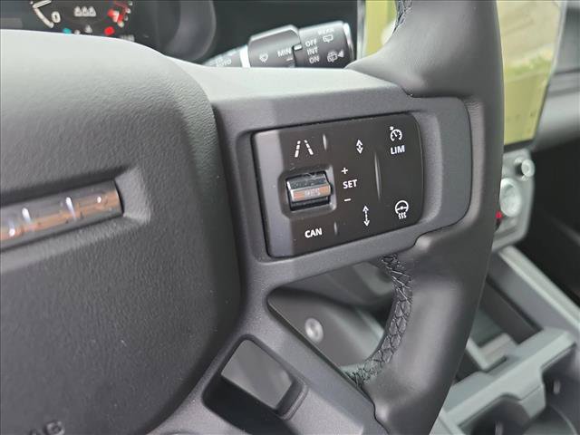New 2026 Land Rover Defender 90 X-Dynamic SE AWD/4WD image 18