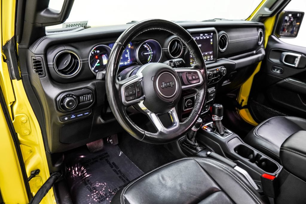 Used 2022 Jeep Wrangler Unlimited Sahara w/ Cold Weather Group AWD/4WD image 19