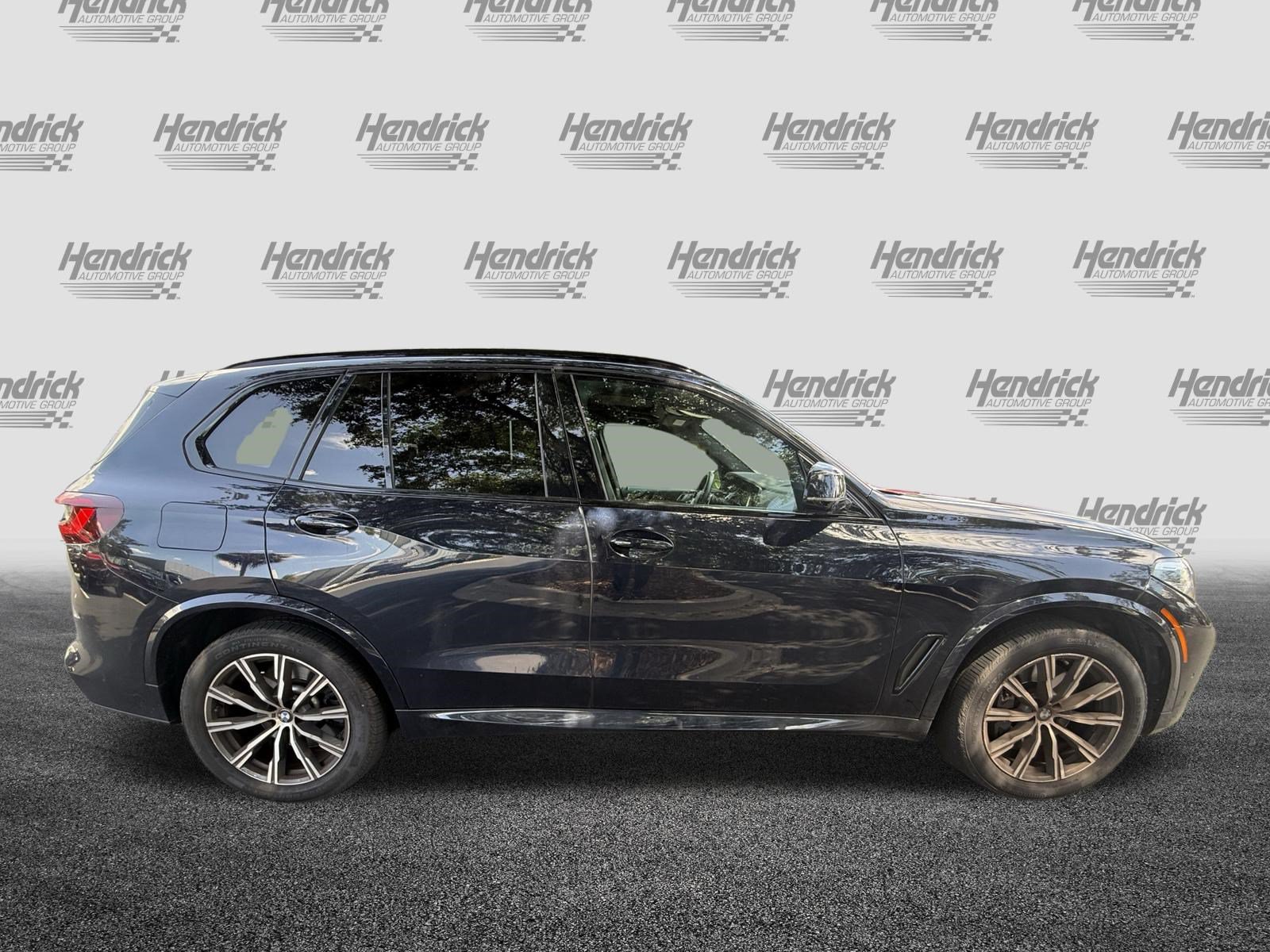 Used 2022 BMW X5 M50i AWD/4WD image 8