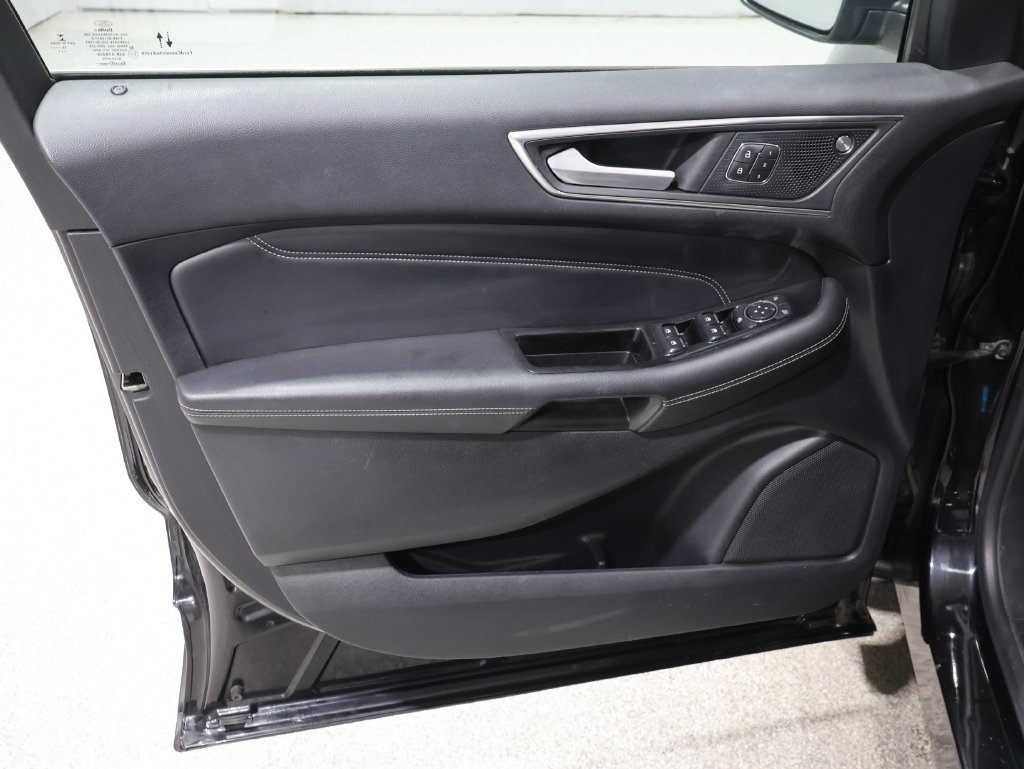 Used 2020 Ford Edge Titanium w/ Equipment Group 301A AWD/4WD image 12