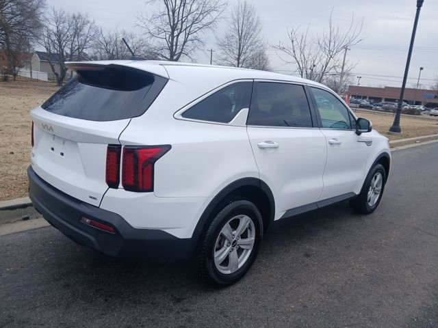 Certified 2023 Kia Sorento LX image 11