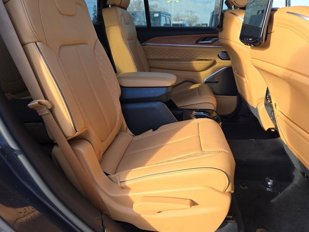 Used 2024 Jeep Grand Cherokee L Summit image 10