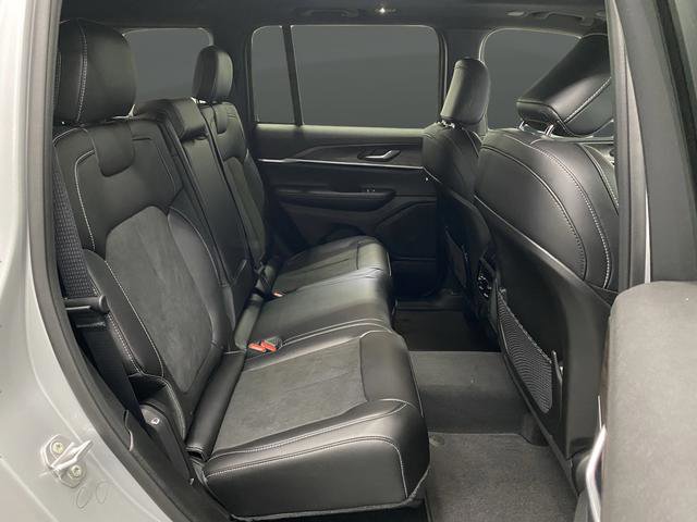 New 2026 Jeep Grand Cherokee Altitude image 34
