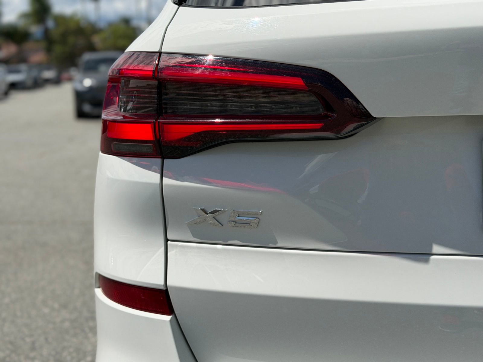 Certified 2022 BMW X5 xDrive40i w/ M Sport Package image 14