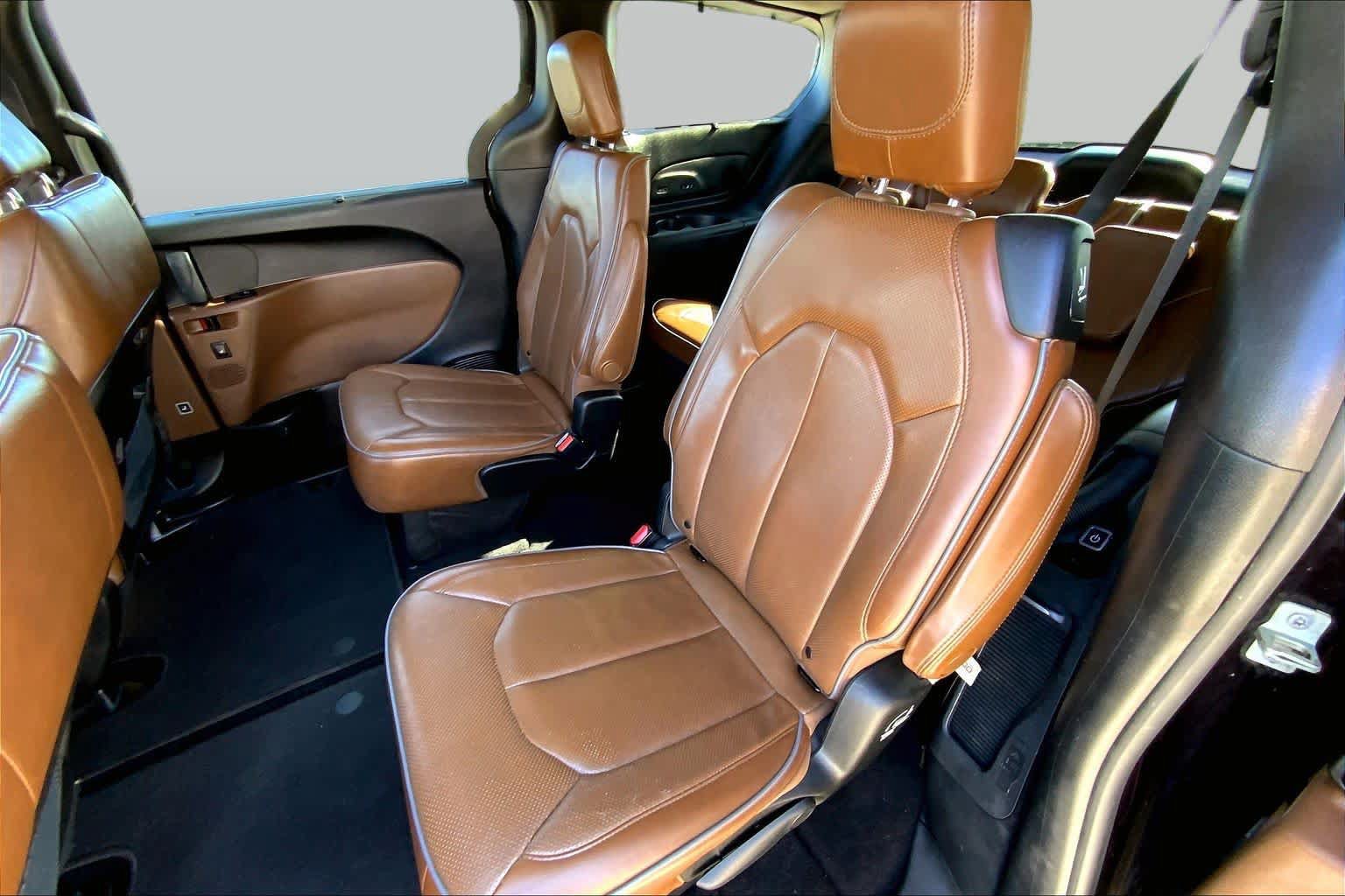 Used 2019 Chrysler Pacifica Limited FWD image 28