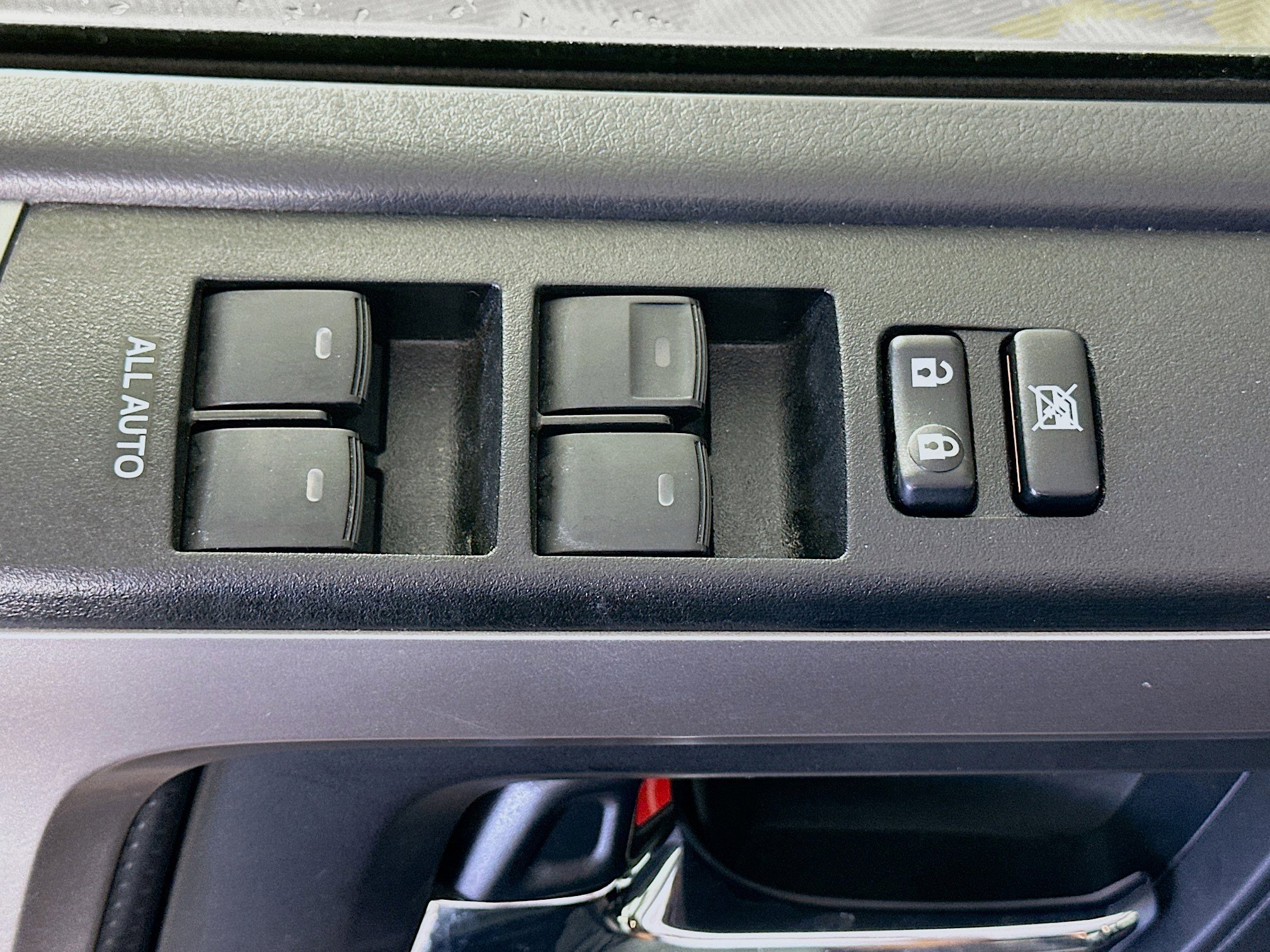 Used 2024 Toyota 4Runner SR5 AWD/4WD image 15