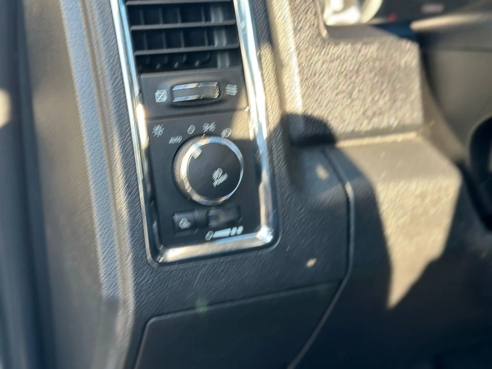 Used 2013 RAM 3500 Laramie image 40