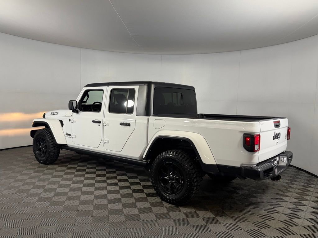 Certified 2022 Jeep Gladiator Willys image 9
