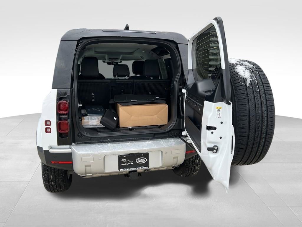 Used 2025 Land Rover Defender 110 S AWD/4WD image 11