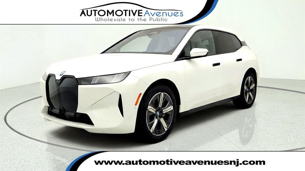 Used 2026 BMW iX xDrive45 w/ Premium Package AWD/4WD image 1