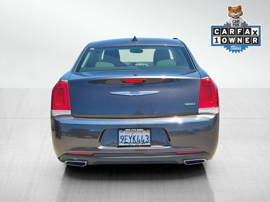 Used 2023 Chrysler 300 Touring RWD image 5