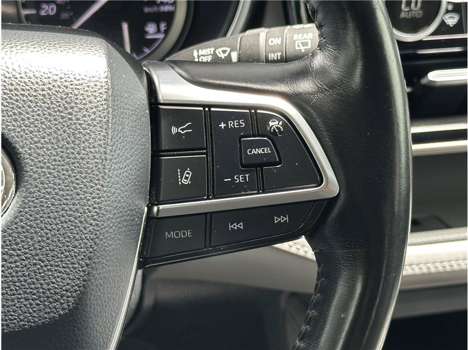 Used 2020 Toyota Highlander Limited AWD/4WD image 23
