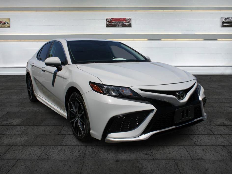 Used 2022 Toyota Camry SE