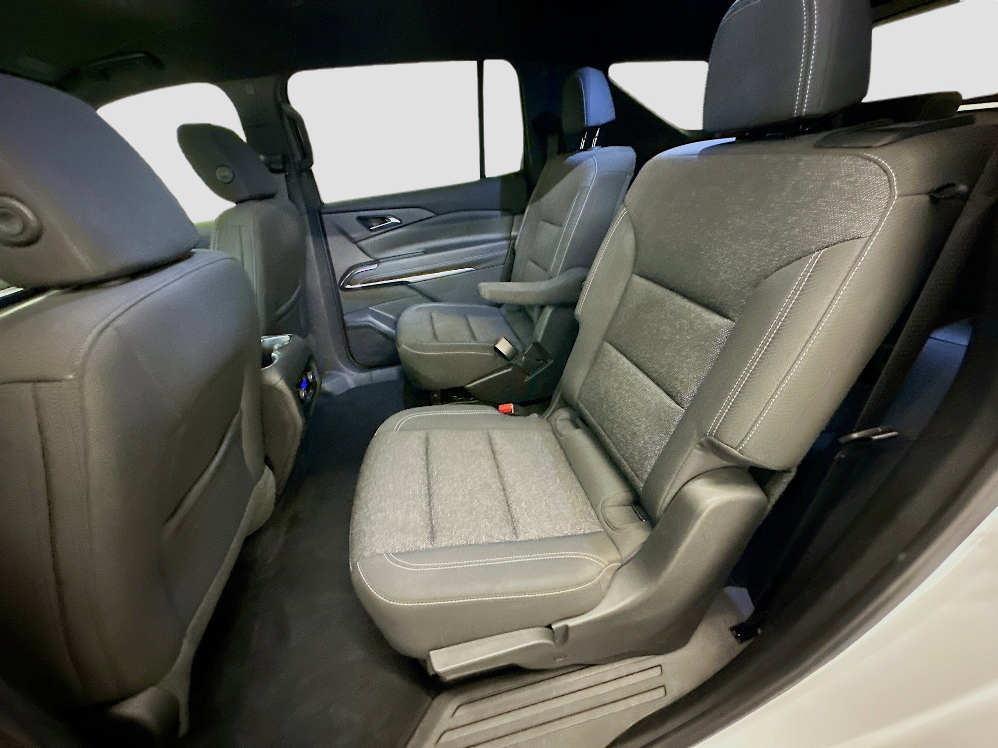 Used 2024 Chevrolet Traverse LT image 29