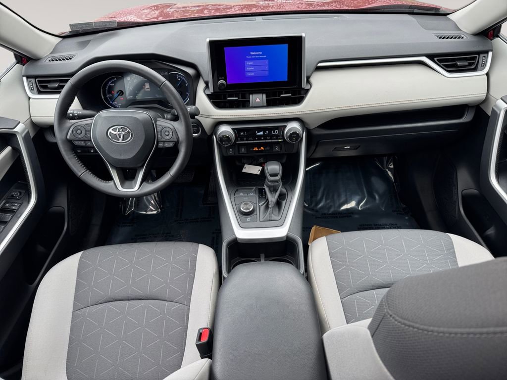 Used 2024 Toyota RAV4 XLE w/ Convenience Package image 10
