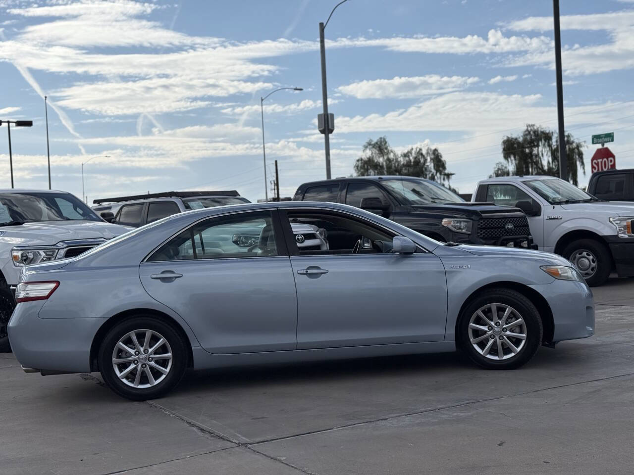 Used 2011 Toyota Camry Hybrid image 4