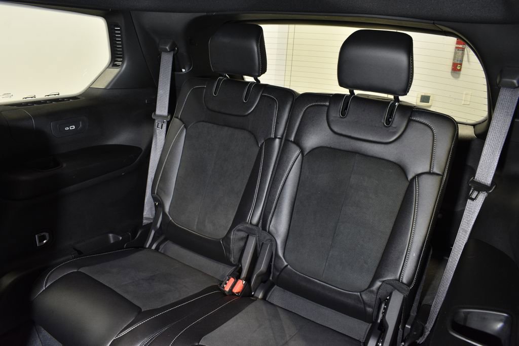 Used 2023 Jeep Grand Cherokee L Laredo image 40