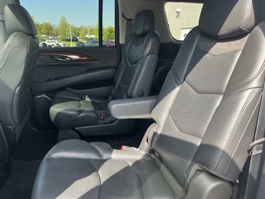 Used 2018 Cadillac Escalade ESV Premium Luxury AWD/4WD image 19