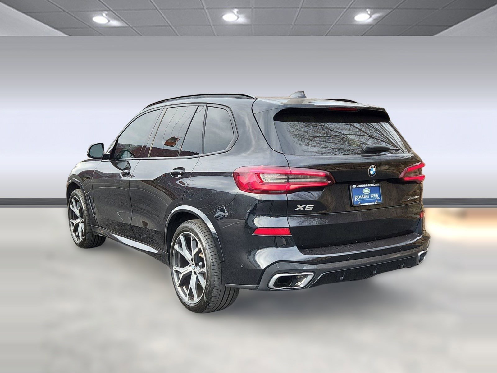 Used 2021 BMW X5 xDrive40i w/ M Sport Package image 2