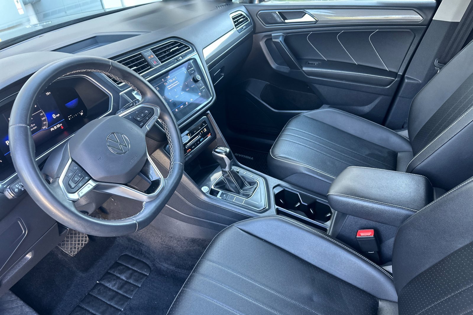 Used 2022 Volkswagen Tiguan SE image 11