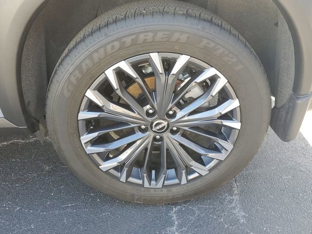 Certified 2025 Nissan Rogue SL w/ Tech Package image 6