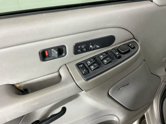 Used 2006 Chevrolet Silverado 2500 W/T w/ Skid Plate Package AWD/4WD image 11