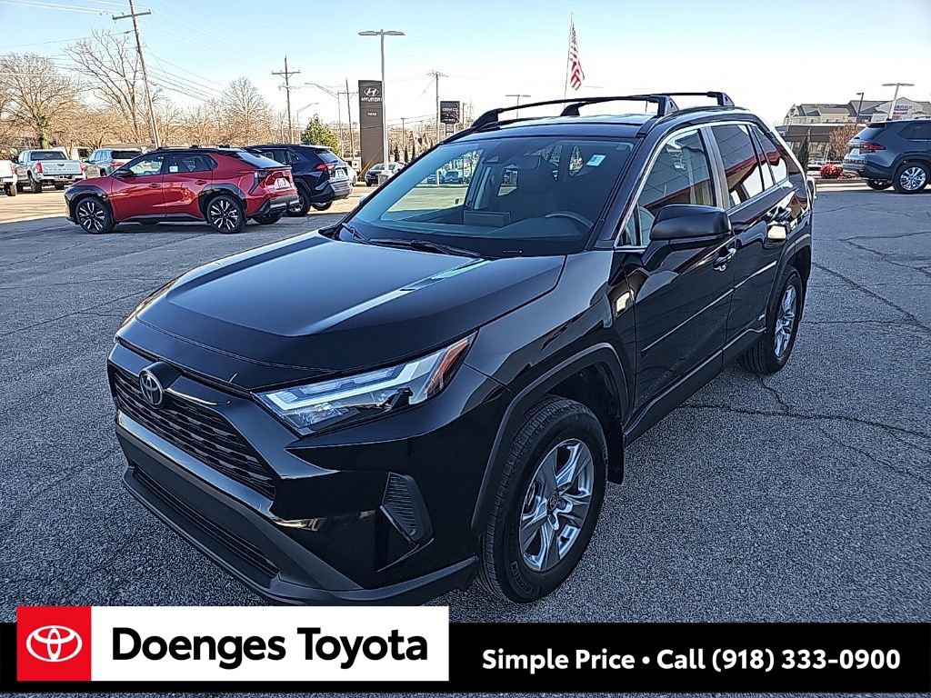 Used 2025 Toyota RAV4 LE image 8