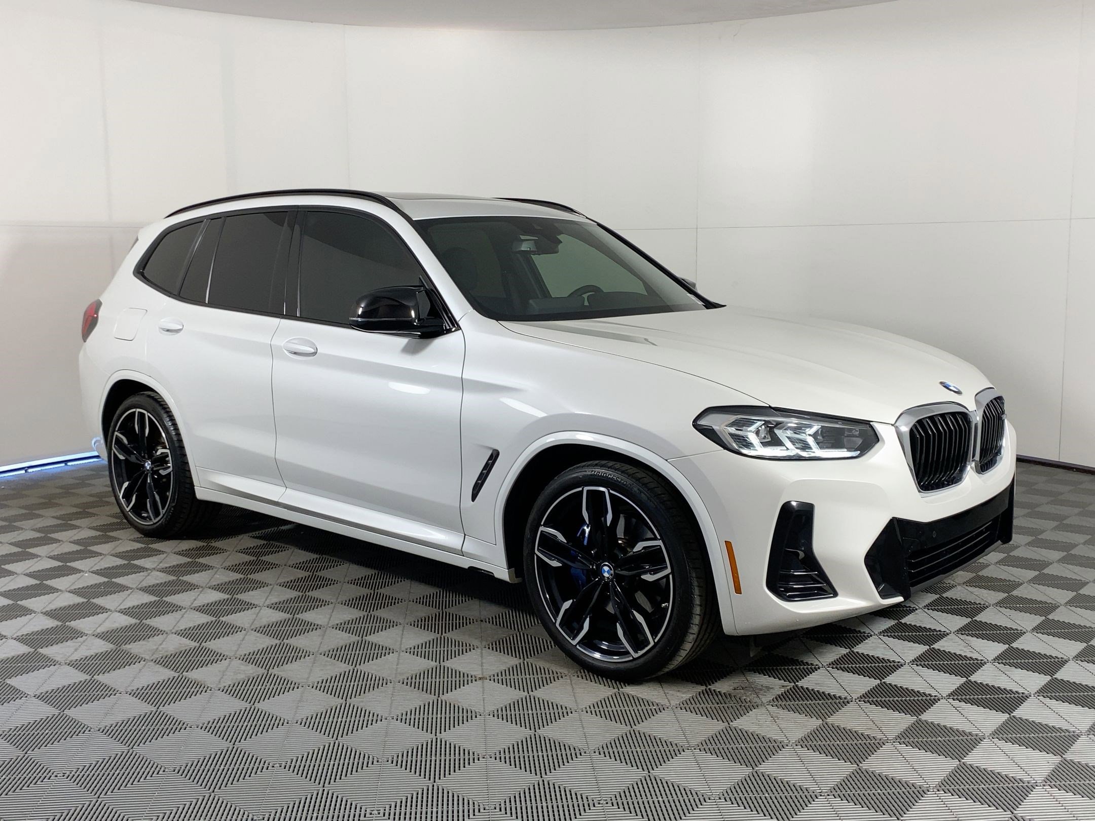 Certified 2024 BMW X3 M40i w/ Premium Package image 6