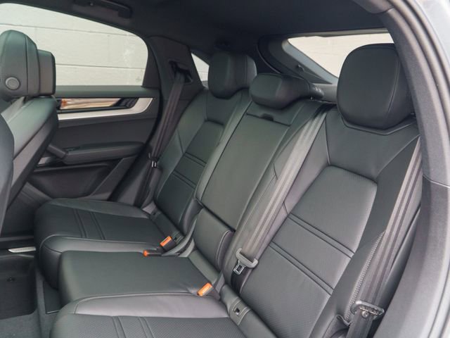 New 2026 Porsche Cayenne Coupe AWD/4WD image 18