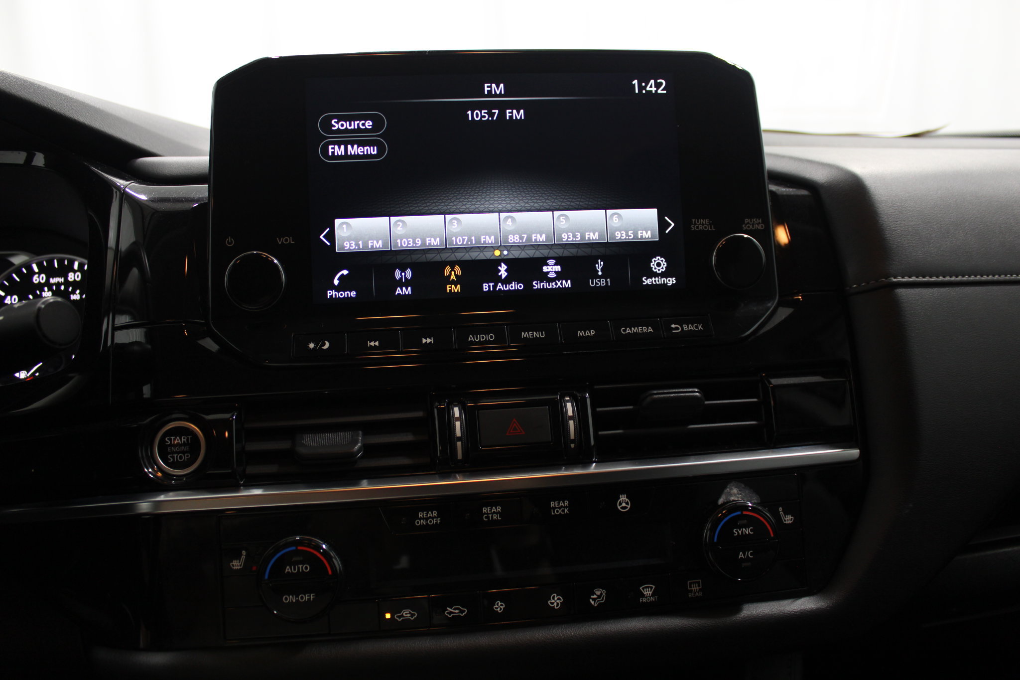 Used 2024 Nissan Pathfinder SL w/ Cargo Package AWD/4WD image 30