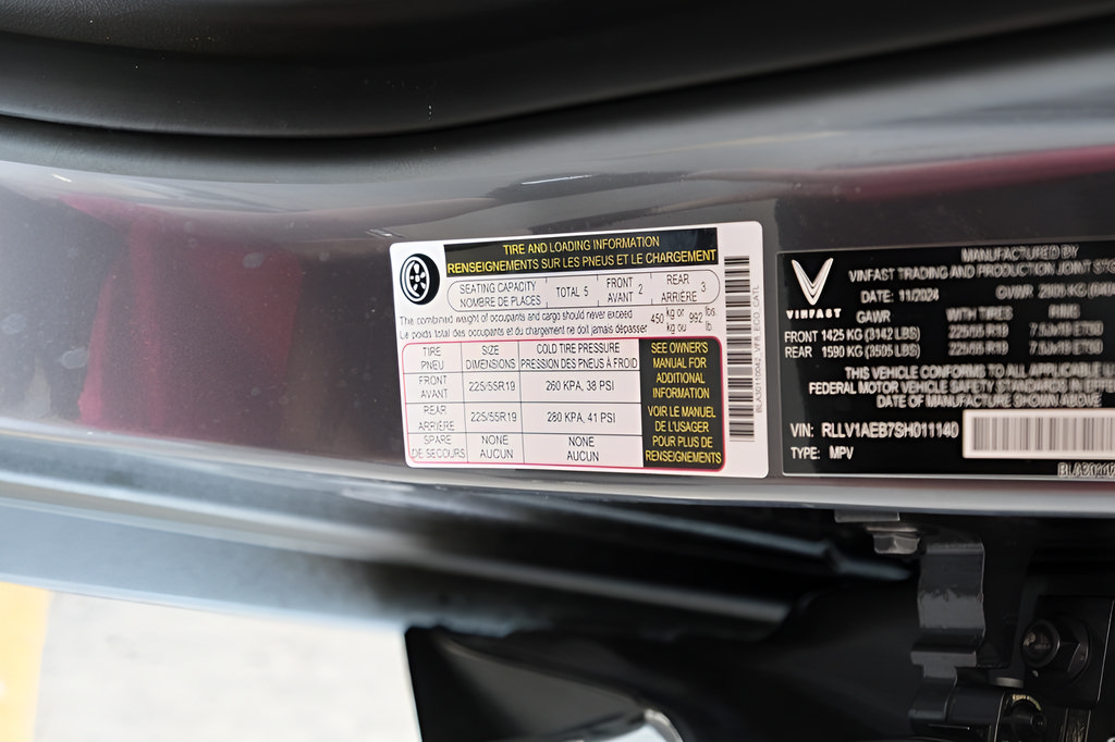New 2025 VinFast VF 8 Eco AWD/4WD image 33