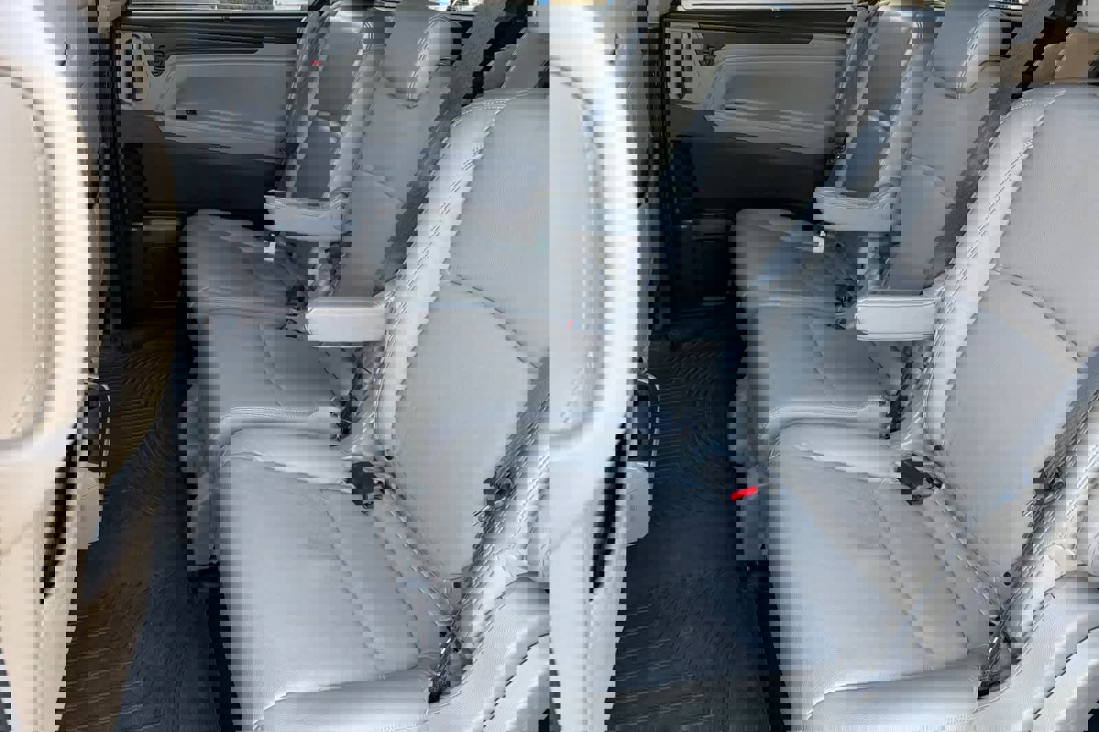 Used 2018 Honda Odyssey Elite image 4