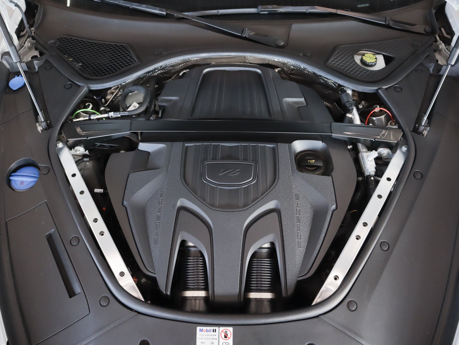 Certified 2023 Porsche Panamera Platinum Edition RWD image 28