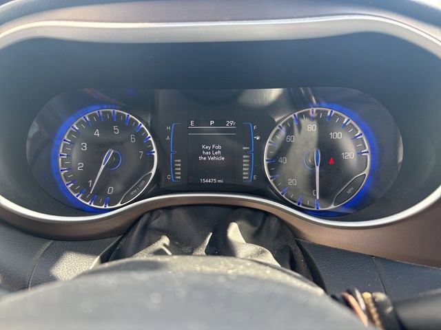 Used 2017 Chrysler Pacifica Touring-L image 9