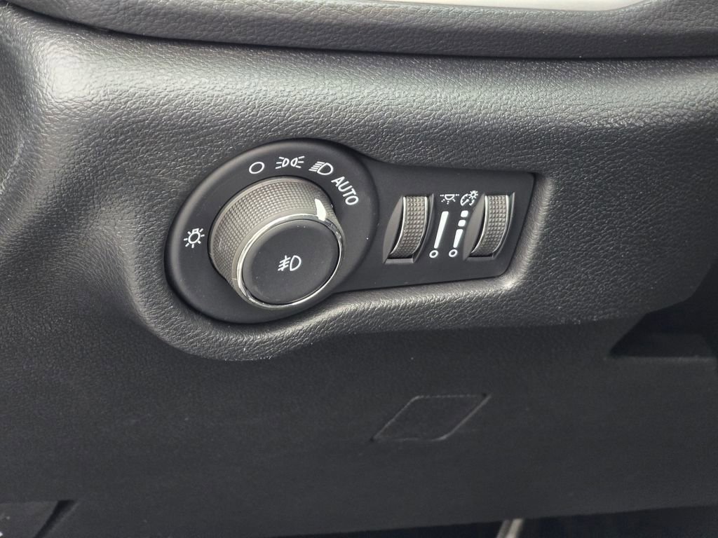 New 2026 Chrysler Pacifica Select image 33