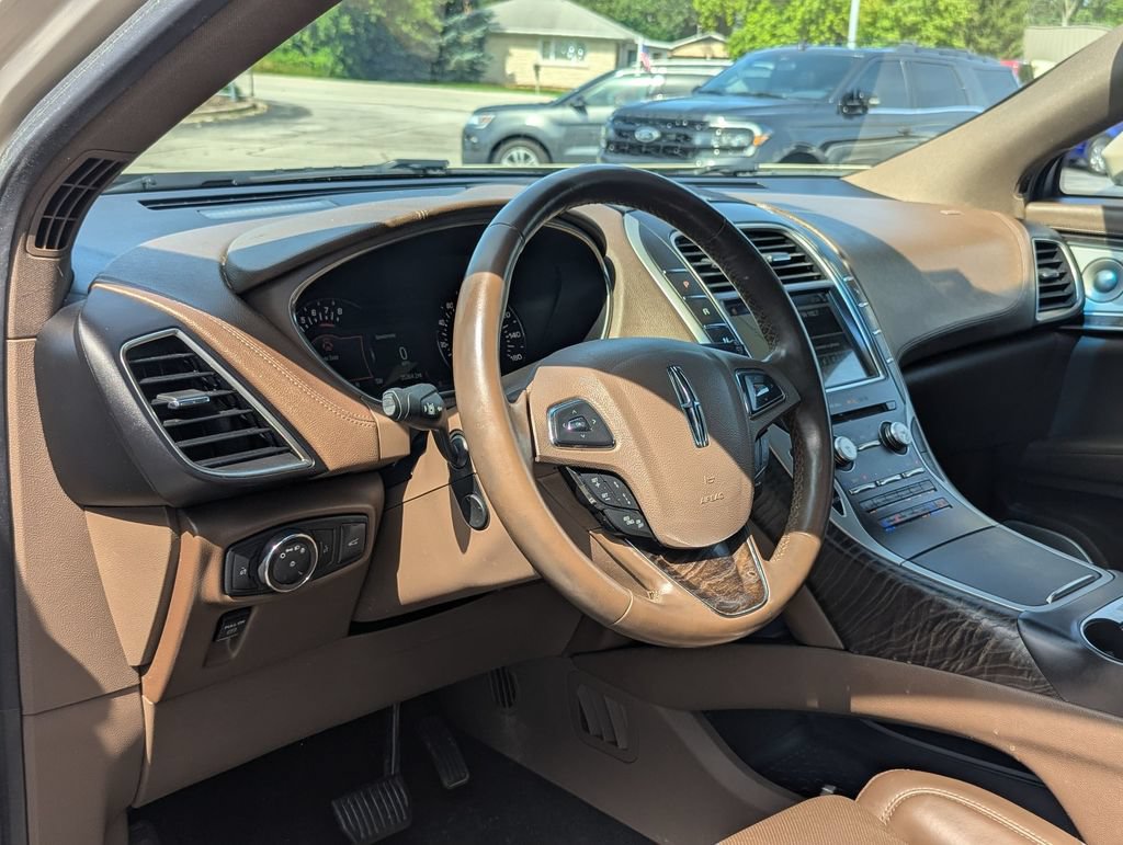 Used 2018 Lincoln MKX Reserve w/ Luxury Package AWD/4WD image 9