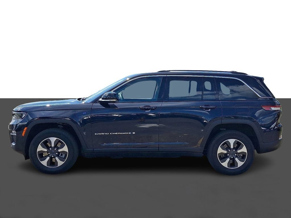 Used 2023 Jeep Grand Cherokee 4WD 4xe image 4