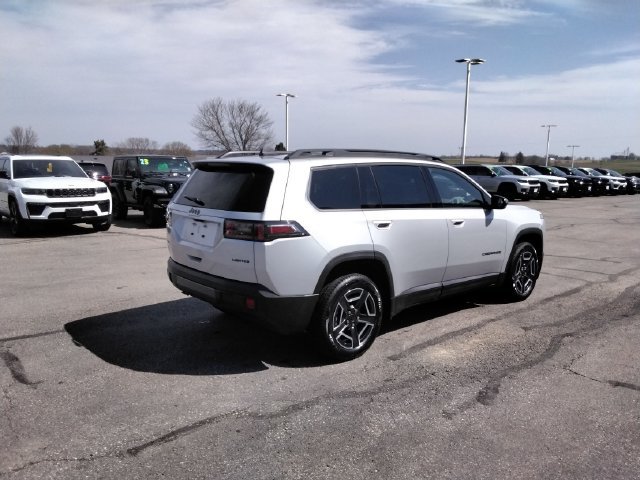 Used 2026 Jeep Cherokee Limited AWD/4WD image 5